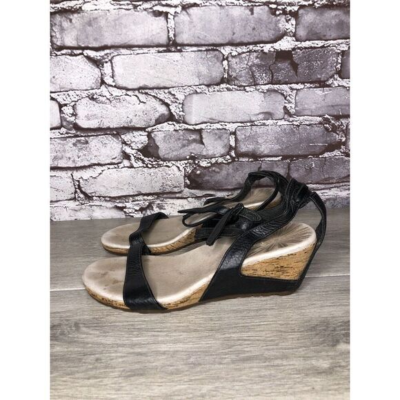 Patagonia Black Leather Ankle Strap Cork Wedge Sandals Women’s Sz 6.5M US/37EU - Picture 8 of 16